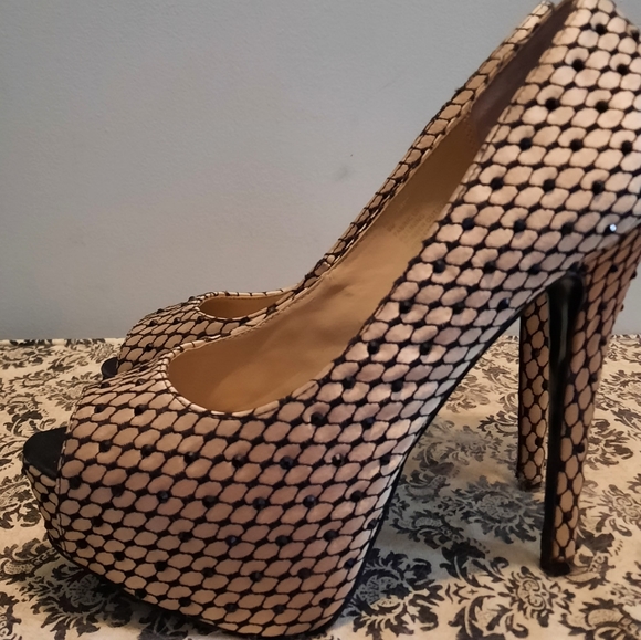 Steve Madden gold and black heels size 9 - Picture 1 of 4